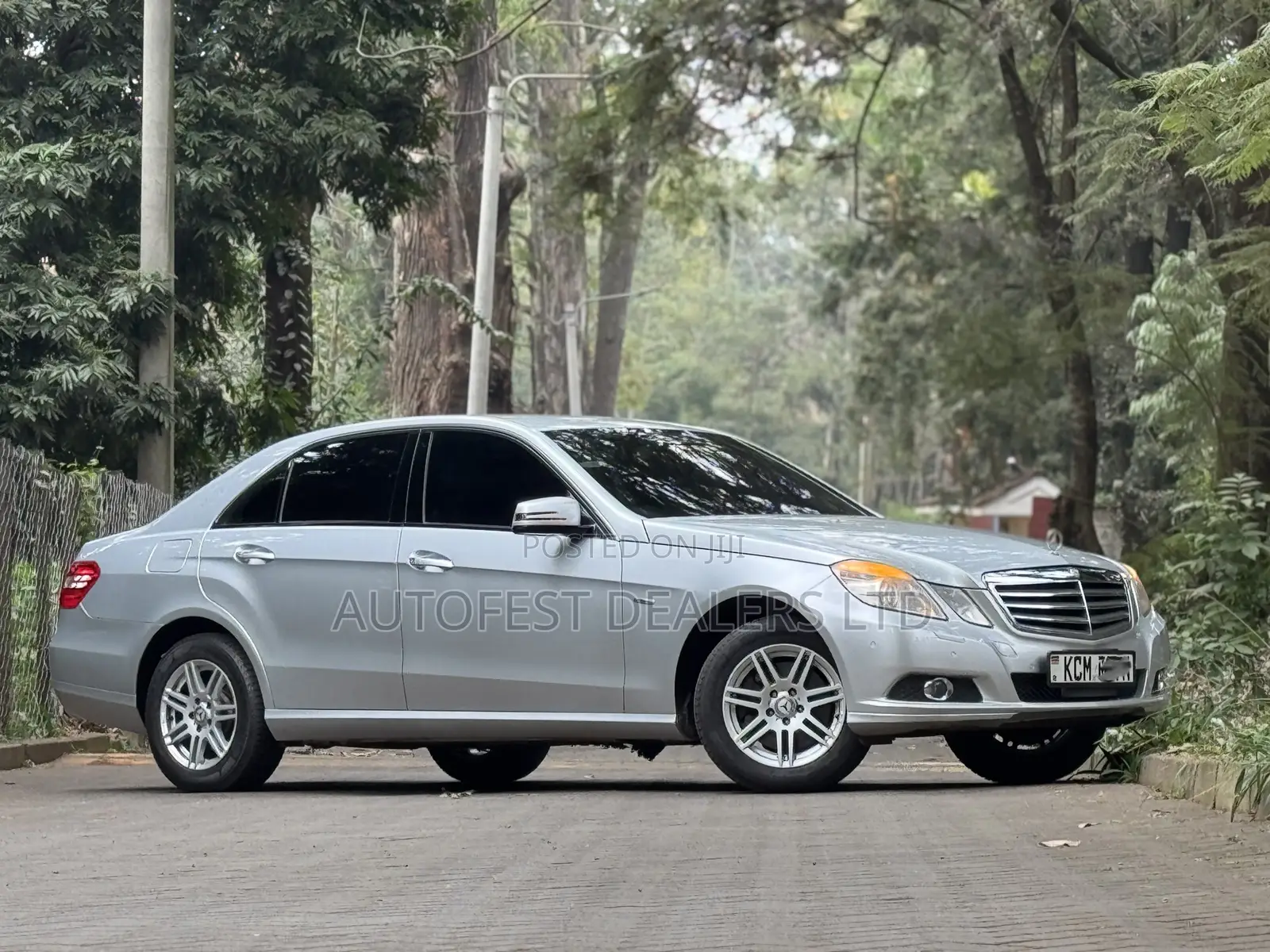 Mercedes-Benz E350 Base 4dr Sedan RWD (3.5L 6cyl 7A) 2010 Silver