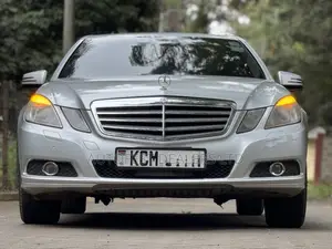 Mercedes-Benz E350 Base 4dr Sedan RWD (3.5L 6cyl 7A) 2010 Silver