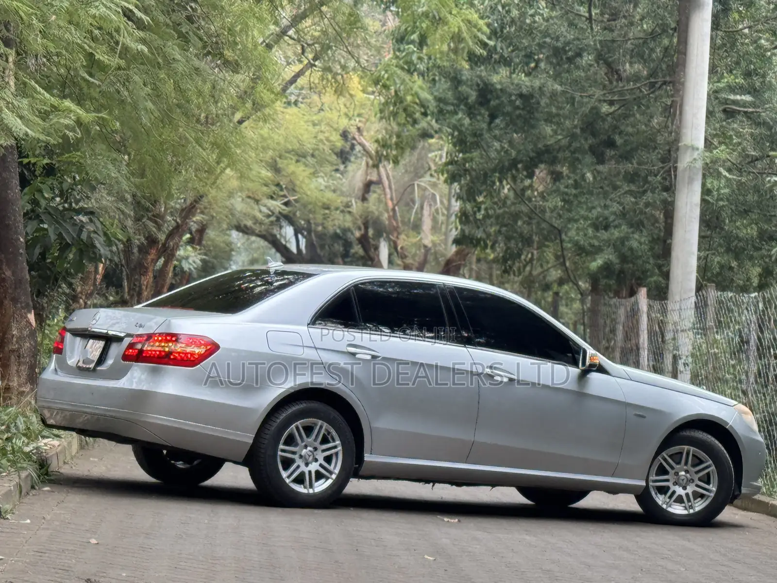 Mercedes-Benz E350 Base 4dr Sedan RWD (3.5L 6cyl 7A) 2010 Silver
