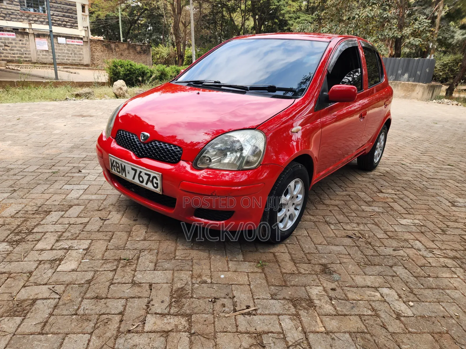 Toyota Vitz 1.0 FWD 5dr 2004 Red