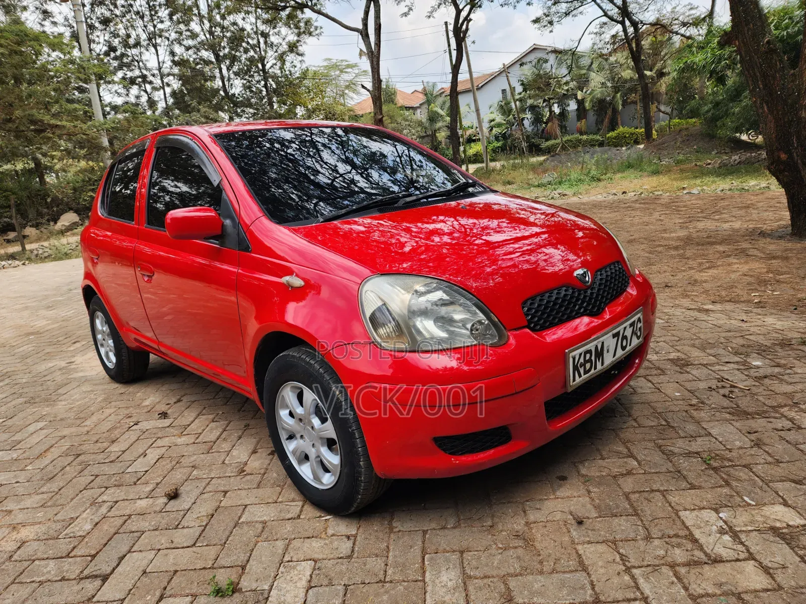 Toyota Vitz 1.0 FWD 5dr 2004 Red