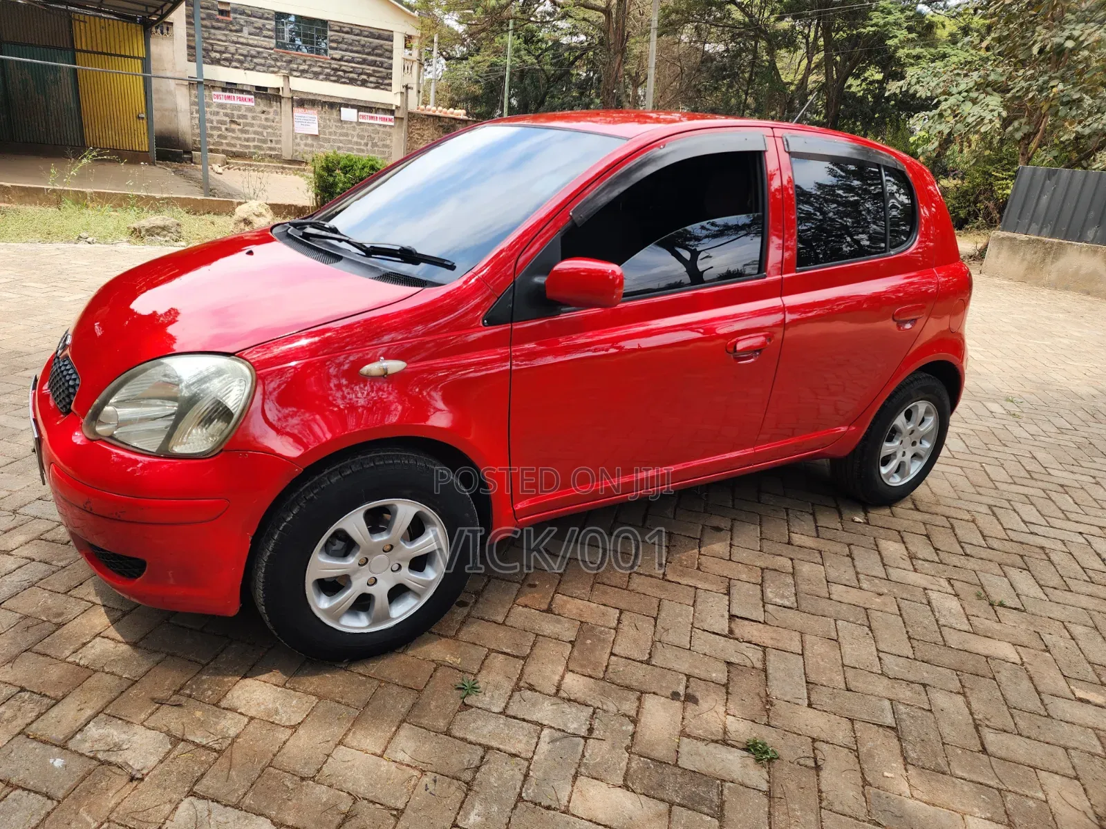 Toyota Vitz 1.0 FWD 5dr 2004 Red