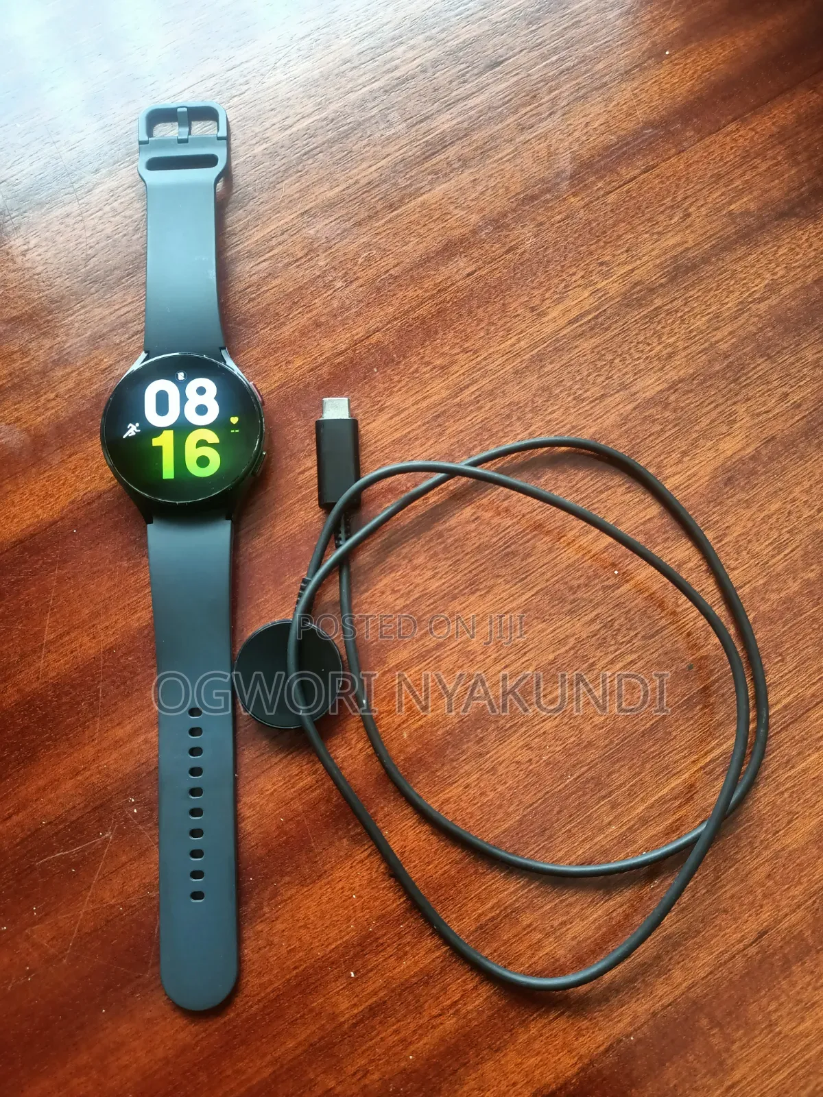 Samsung Watch 5 With Charging Cable