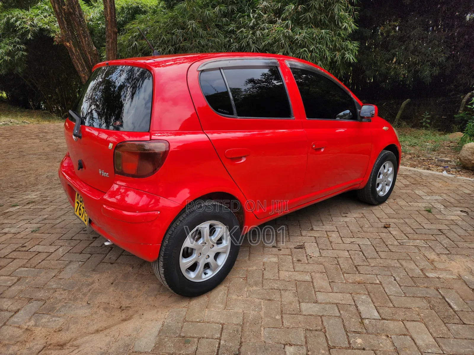 Toyota Vitz 1.0 FWD 5dr 2004 Red