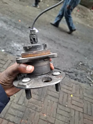 Fielder/Axio 161,165 Rear Hub