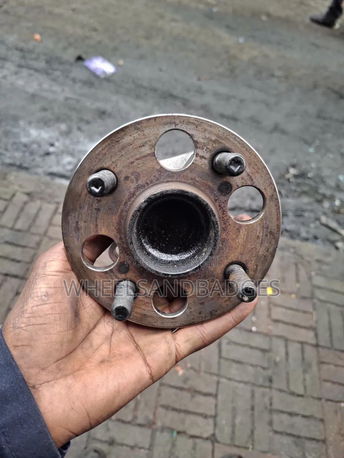 Fielder/Axio 161,165 Rear Hub
