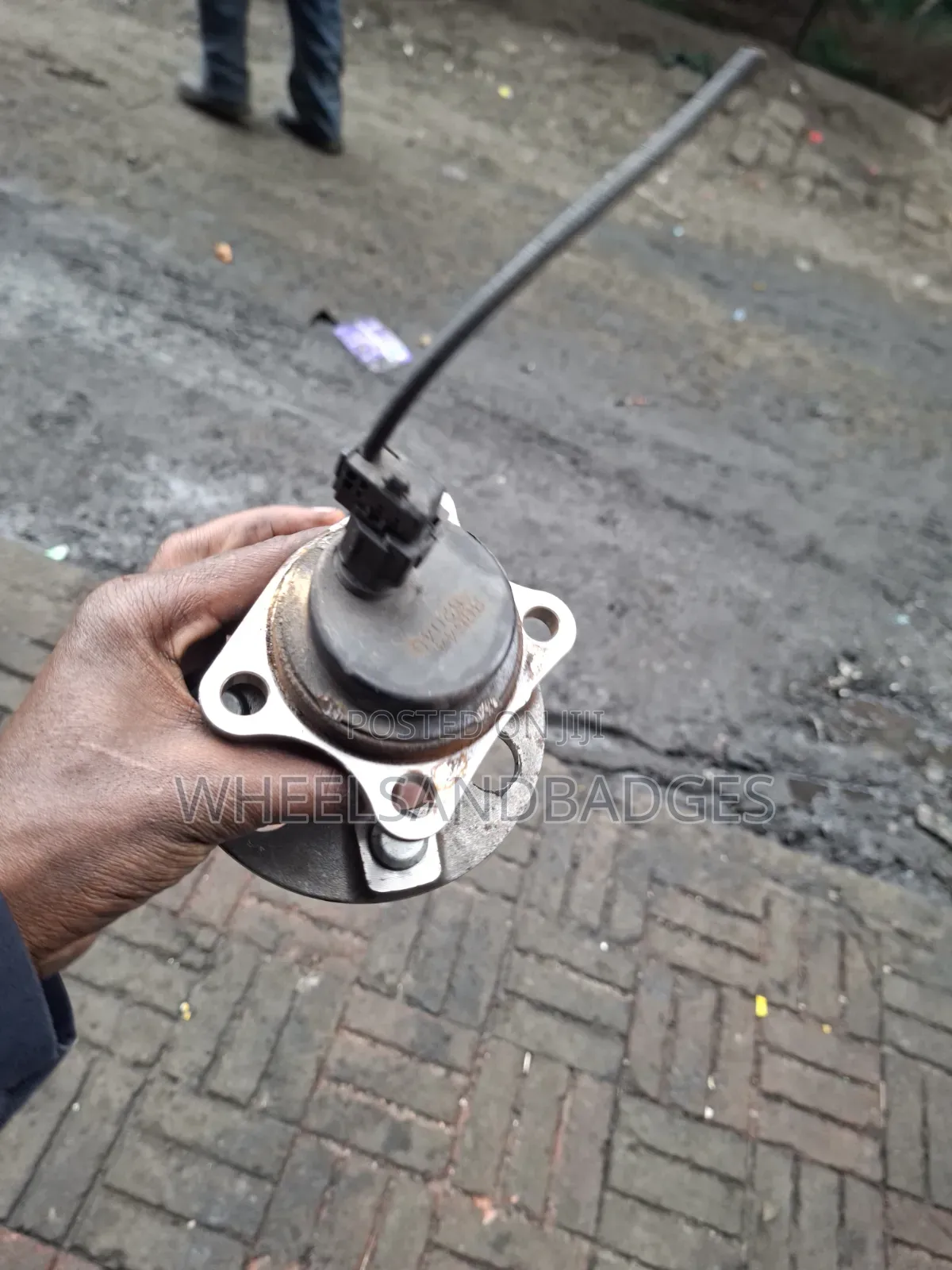 Fielder/Axio 161,165 Rear Hub