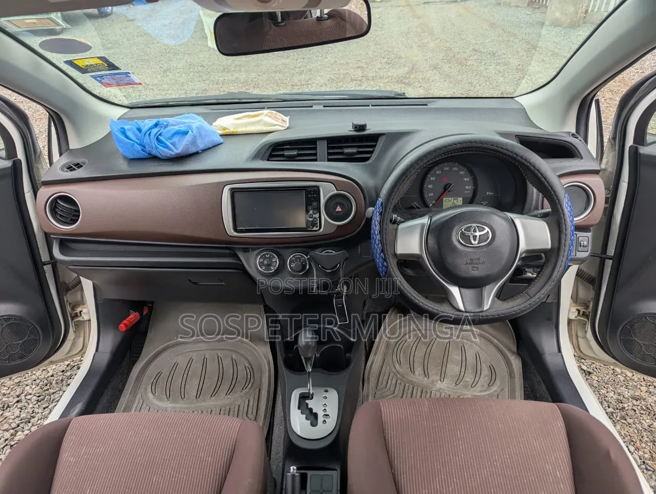 Toyota Vitz 2012 White