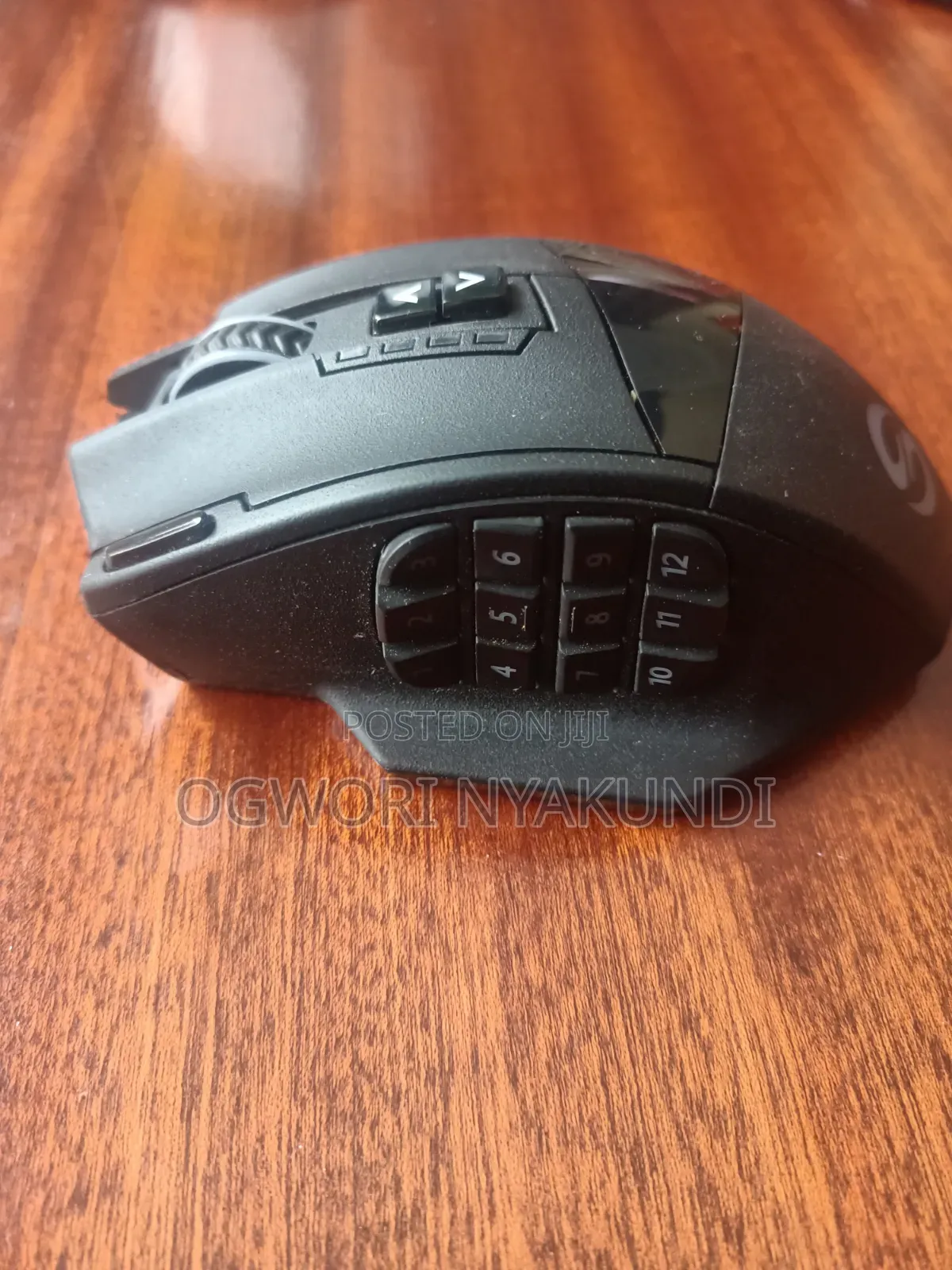UtechSmart Venus Pro RGB Wireless MMO Gaming Mouse