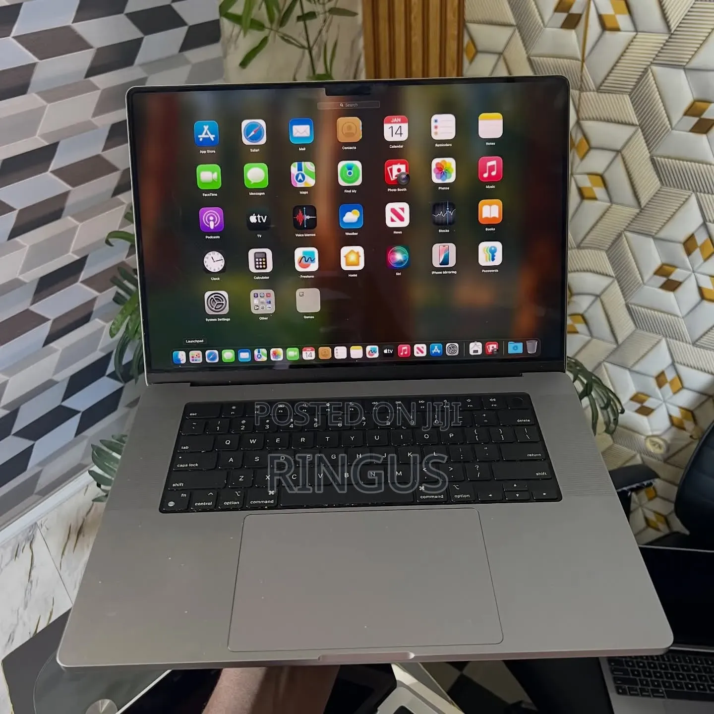Laptop Apple MacBook Pro 2021 M1 16GB Apple M1 Pro SSD 512GB