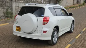 Toyota RAV4 2009 White