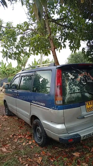 Toyota LiteAce Noah 1997 Blue