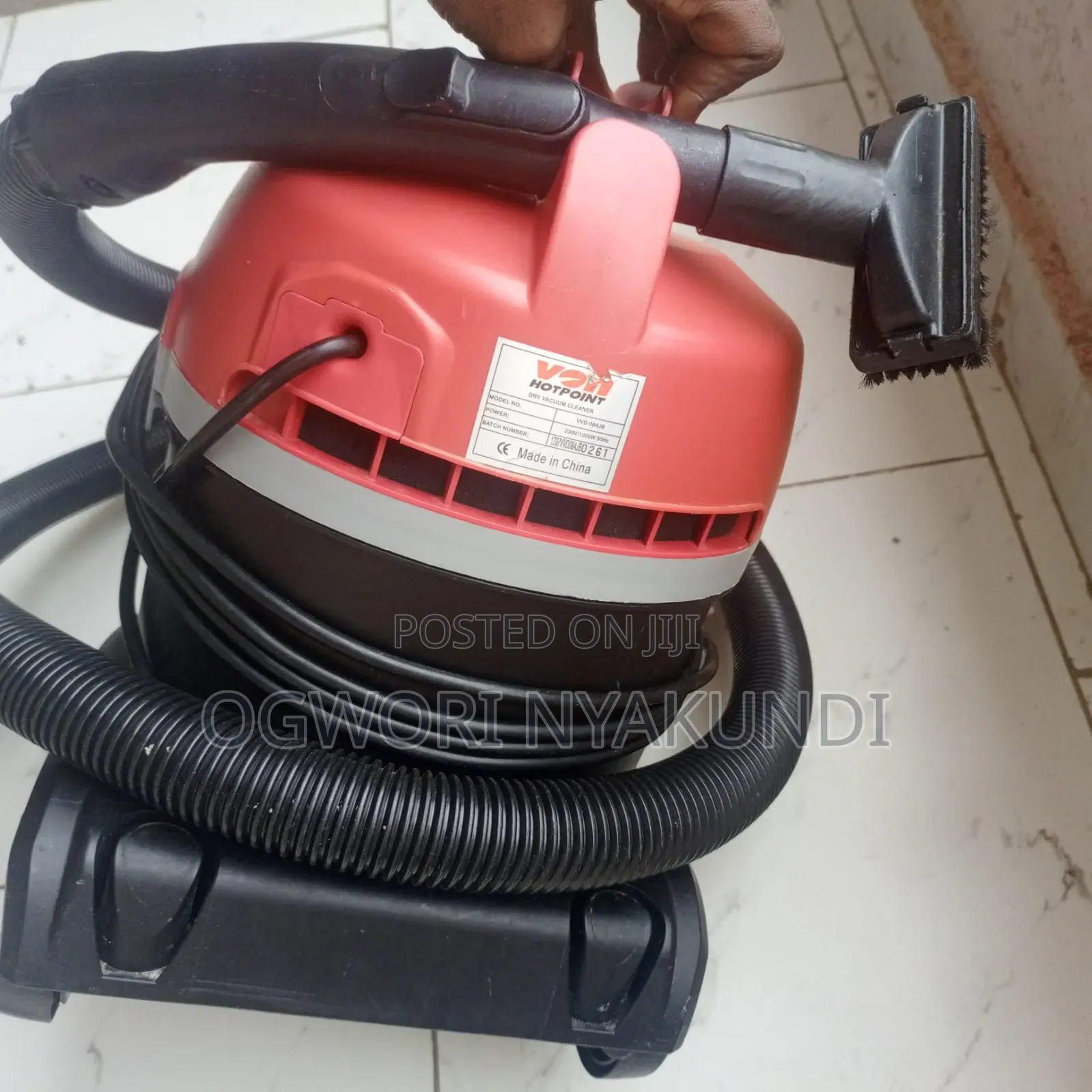 Von Hotpoint Dry Canister Vacuum Cleaner