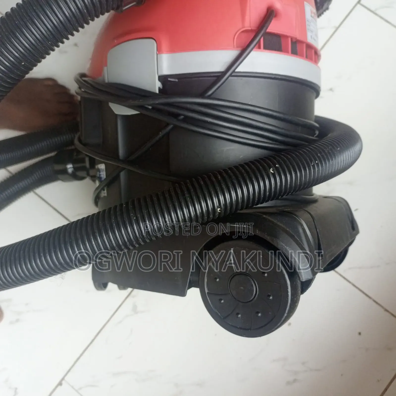 Von Hotpoint Dry Canister Vacuum Cleaner