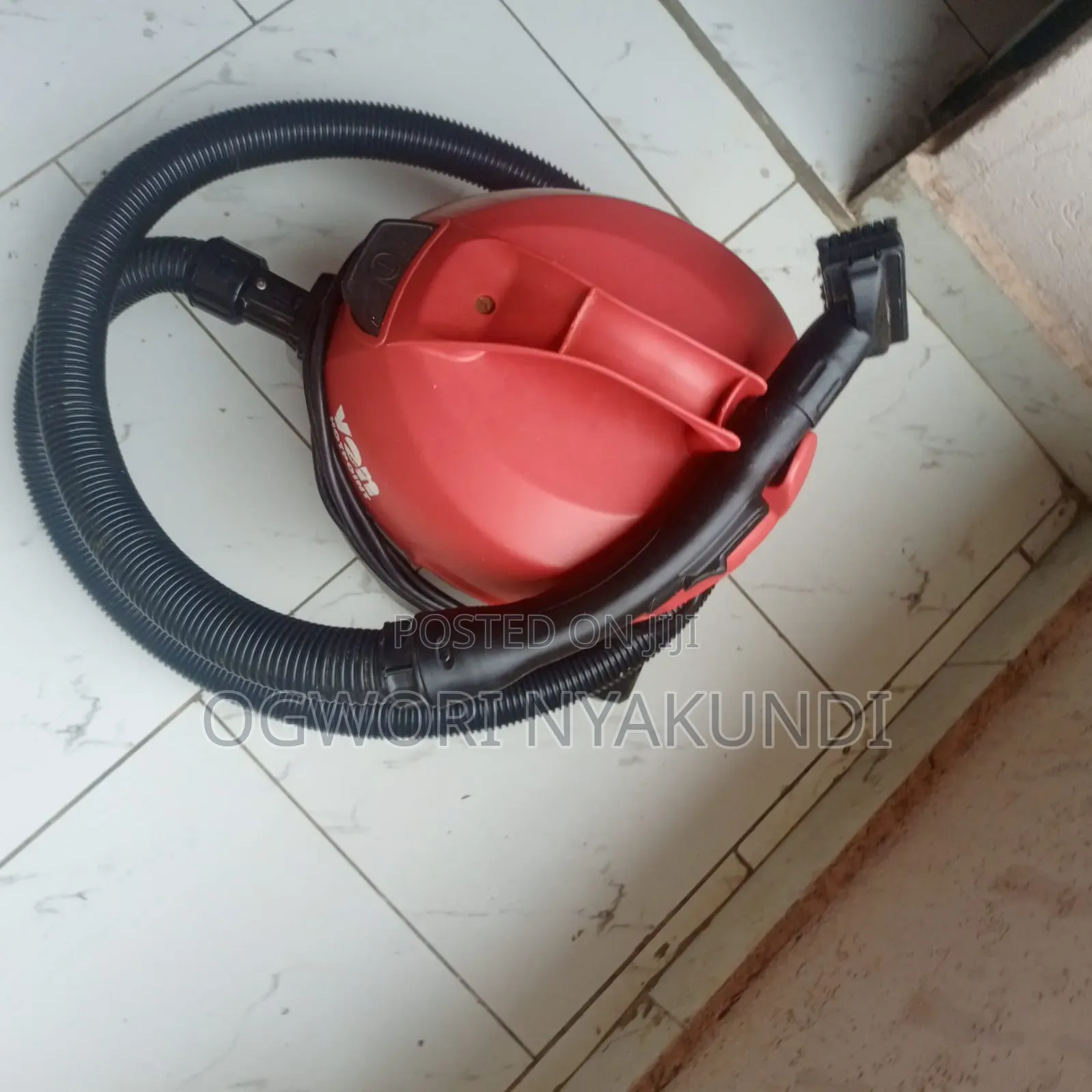 Von Hotpoint Dry Canister Vacuum Cleaner