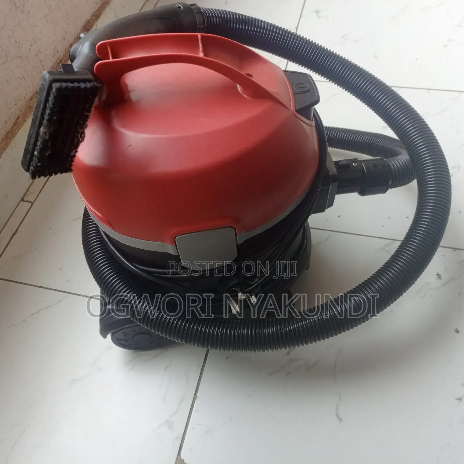 Von Hotpoint Dry Canister Vacuum Cleaner