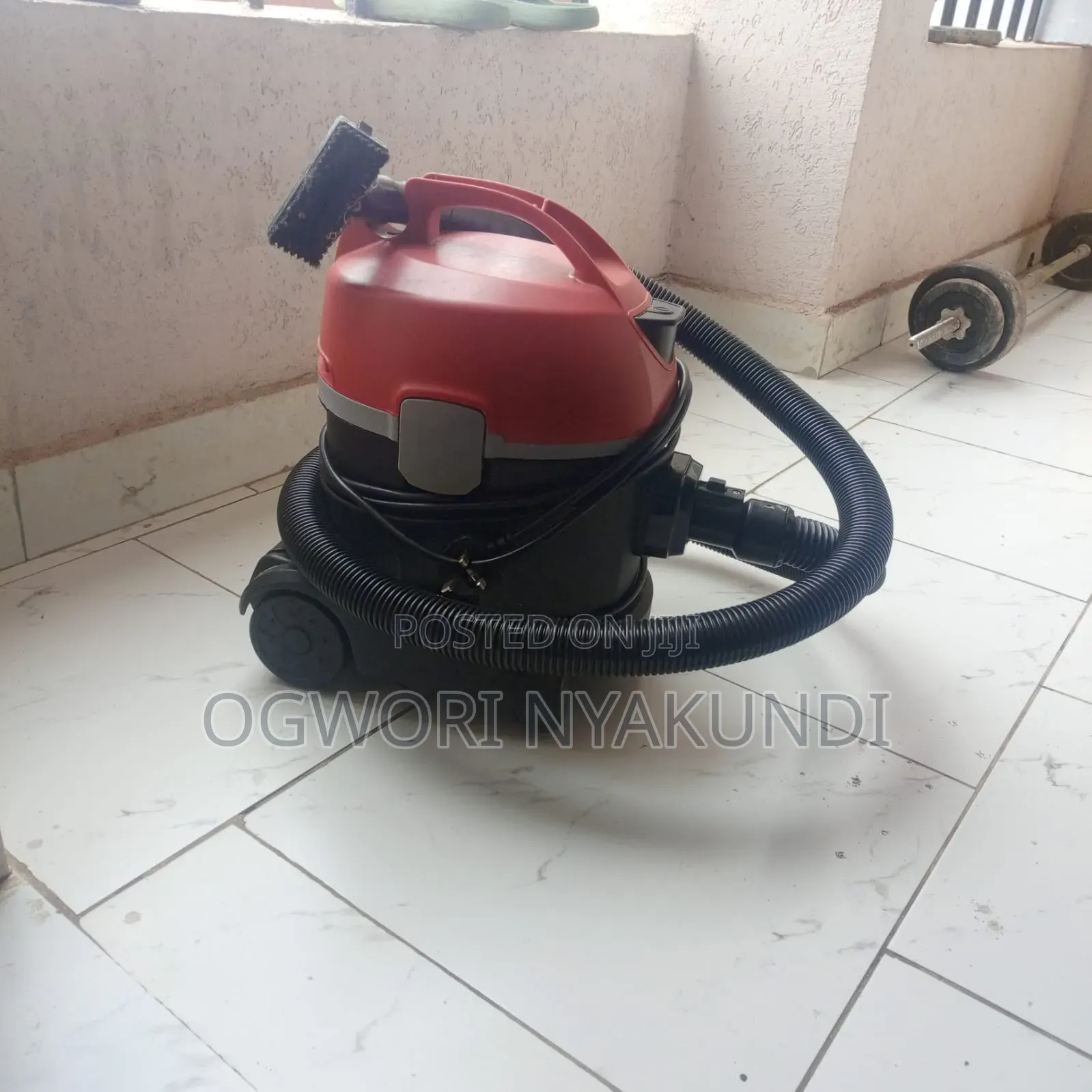 Von Hotpoint Dry Canister Vacuum Cleaner