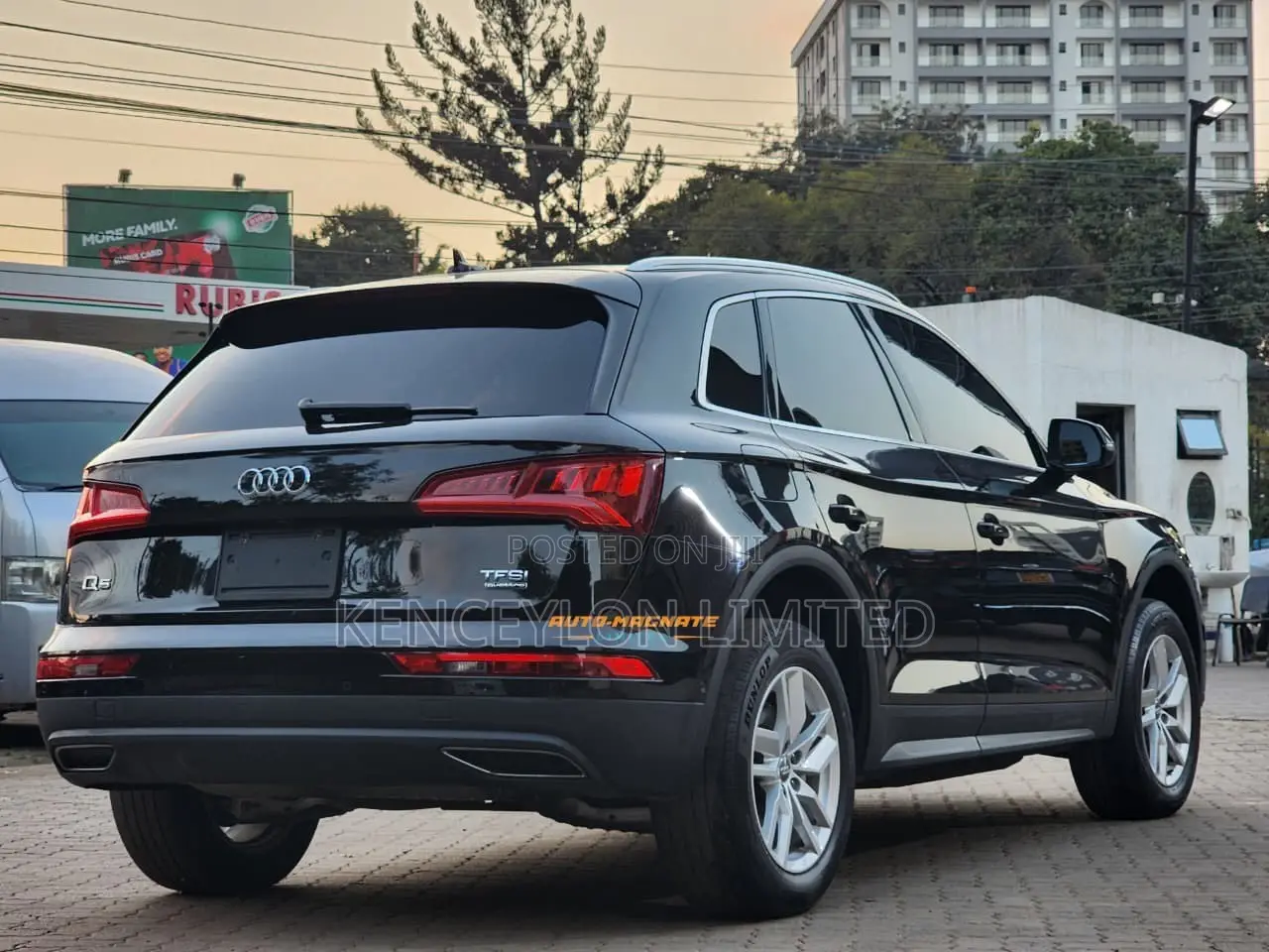 Audi Q5 2.0T Premium AWD quattro 2018 Black