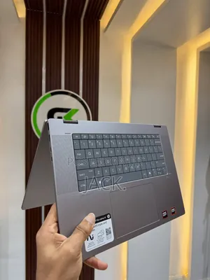 Laptop HP OmniBook X Flip 16" 24GB AMD Ryzen 7 SSD 1T