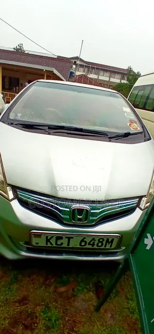 Honda Fit Automatic 2011 Silver