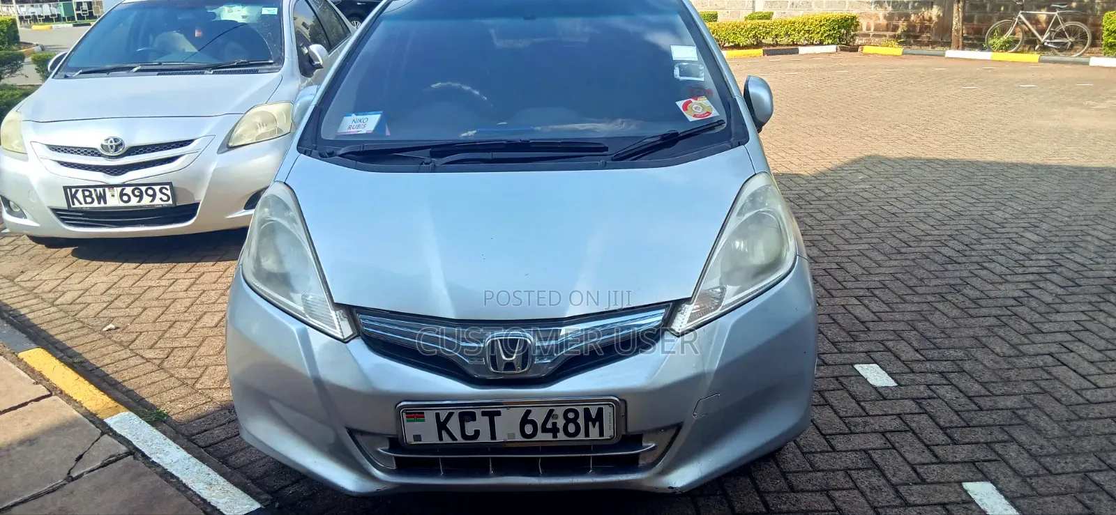 Honda Fit Automatic 2011 Silver