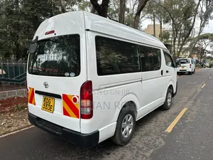 Toyota HiAce 2016 White
