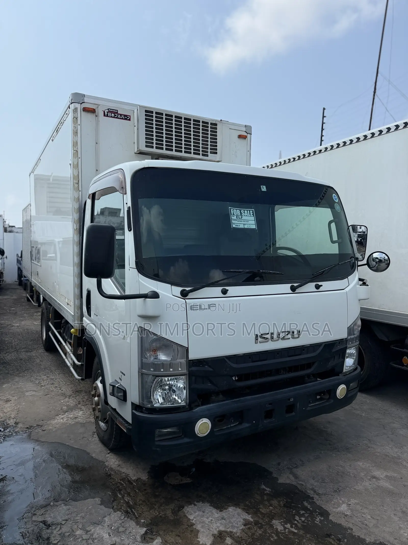 ISUZU Refrigerator Truck