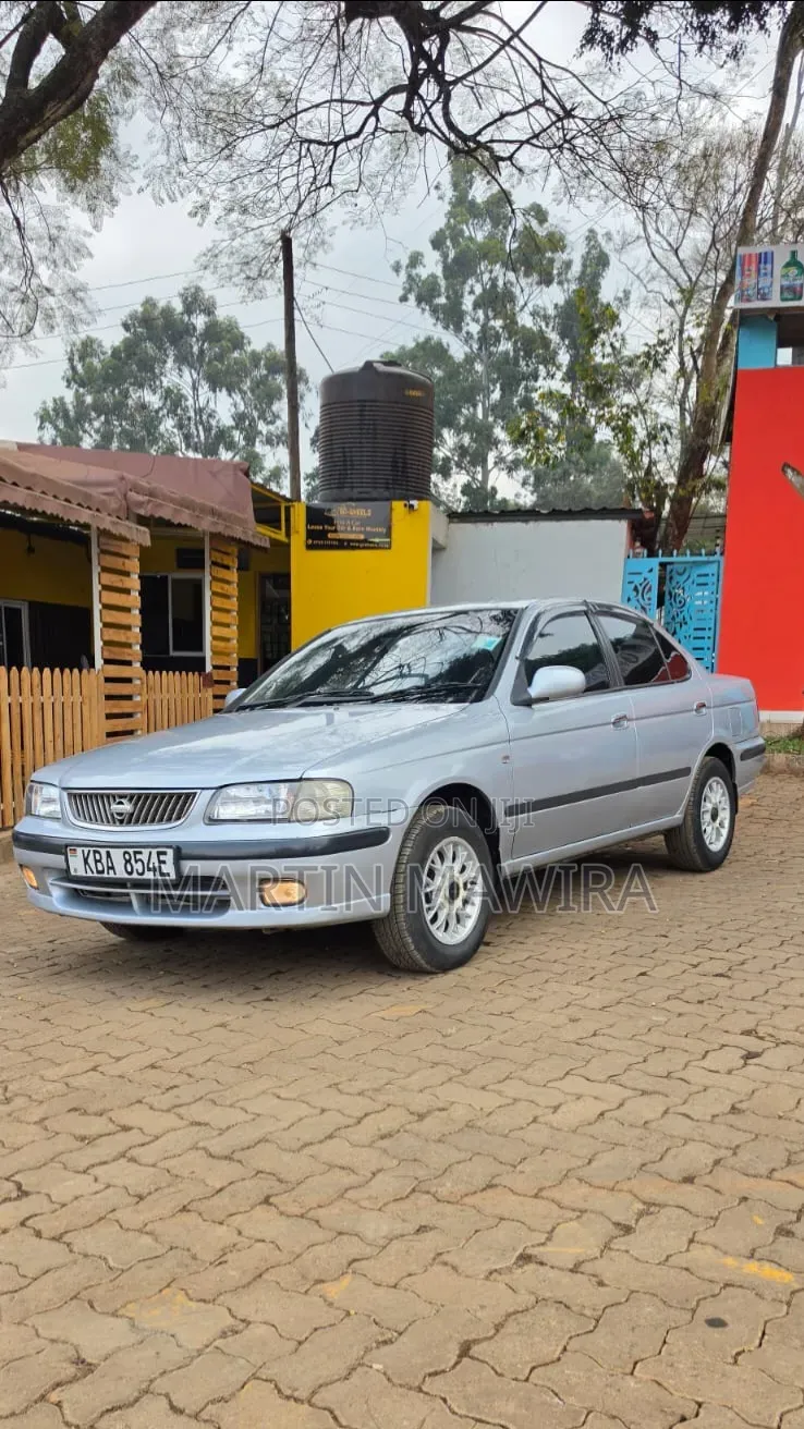Nissan Sunny 2002 Silver