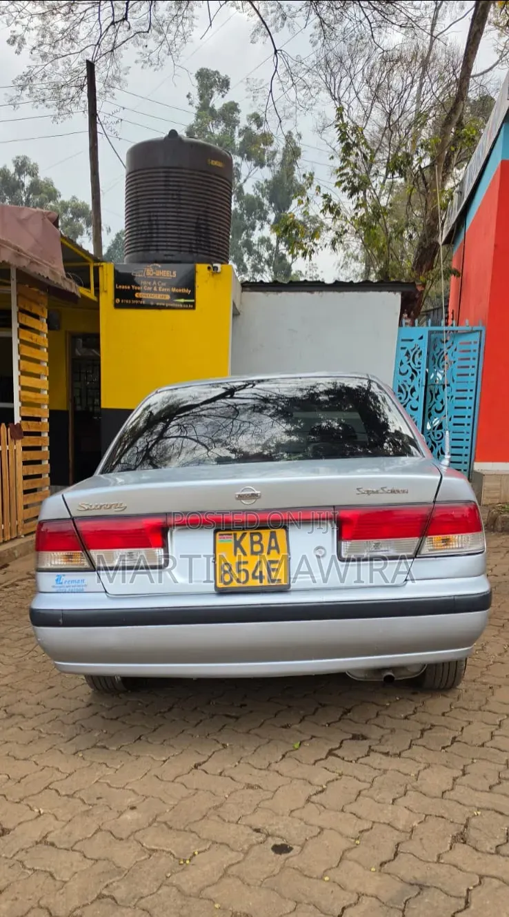 Nissan Sunny 2002 Silver