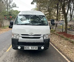 Toyota HiAce 2016 White