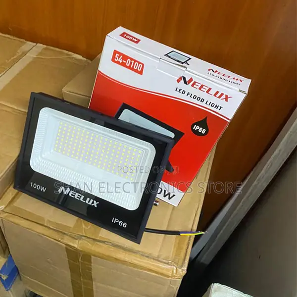 Dustproof Design IP66 Waterproof, 24000lm, 2750W Daylight