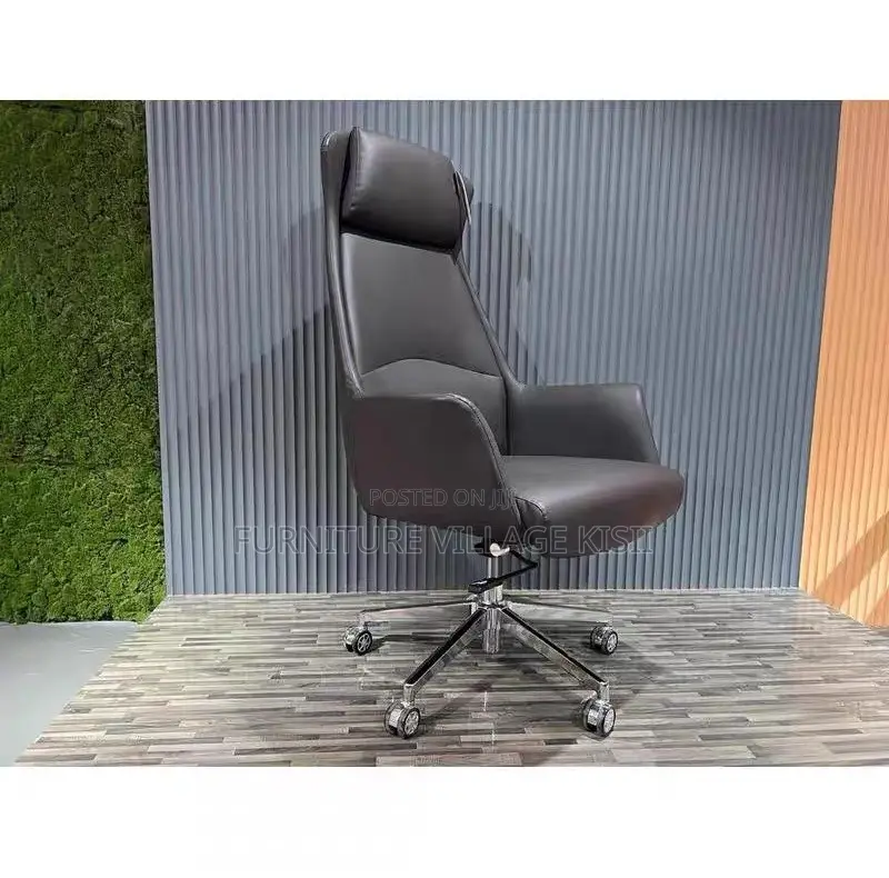 Office Furniture: Leather High Back Office Chair