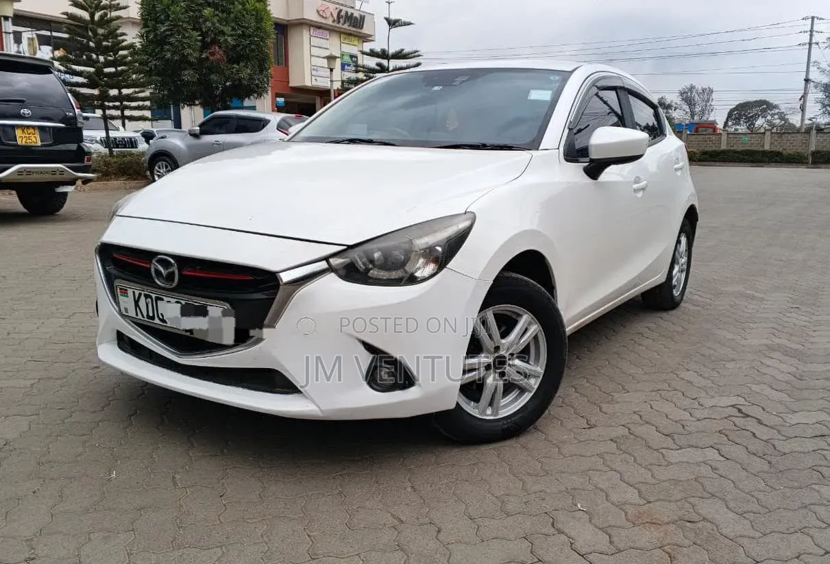 Mazda Demio 2018 White