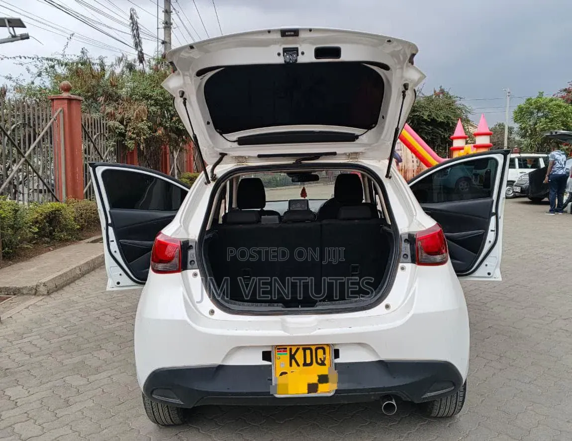 Mazda Demio 2018 White