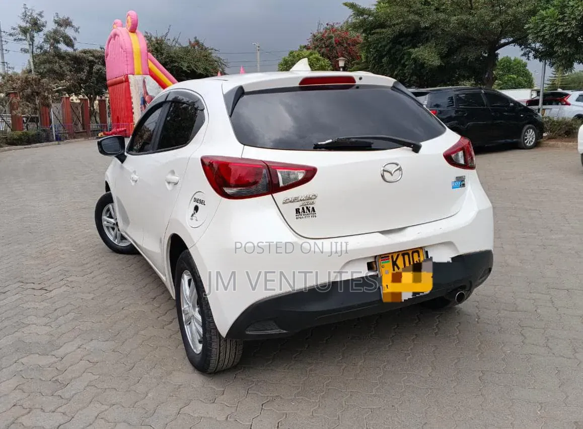 Mazda Demio 2018 White