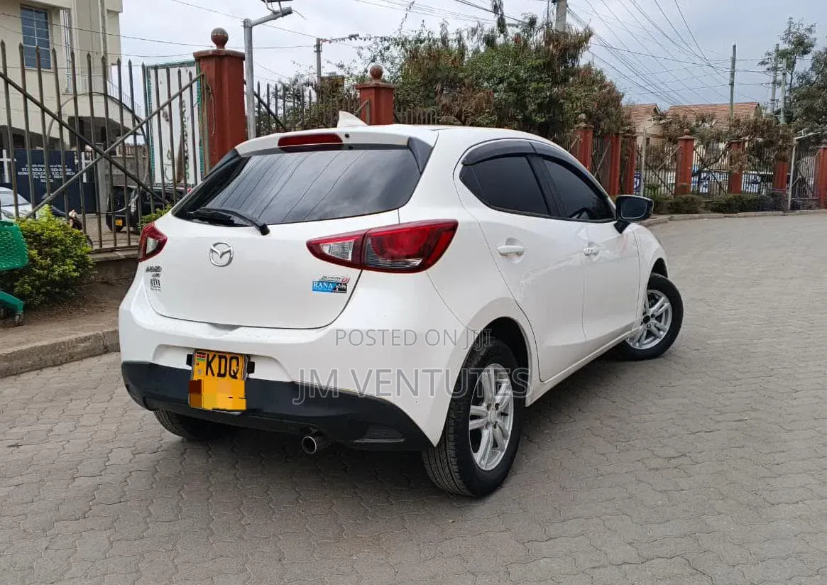 Mazda Demio 2018 White