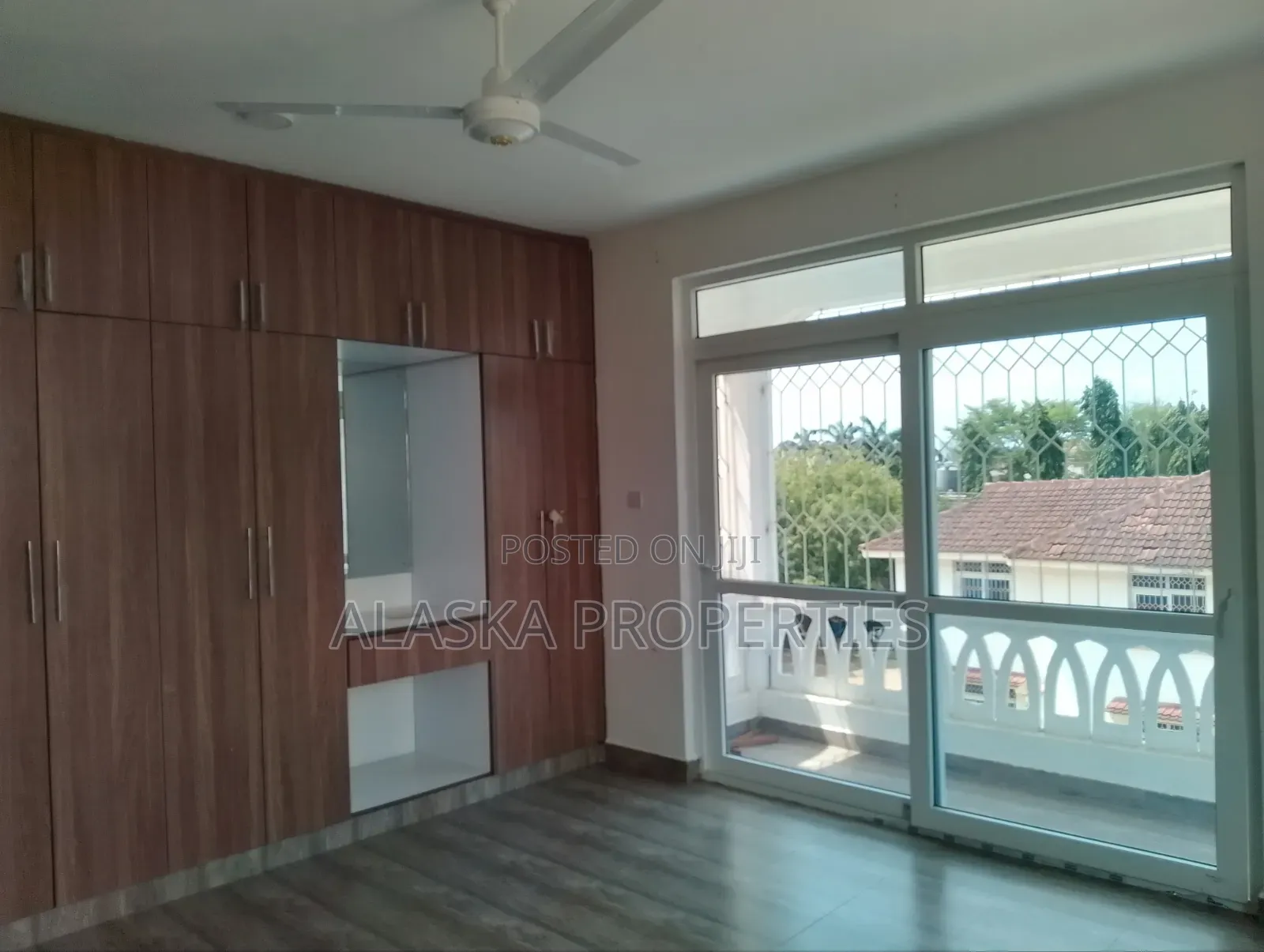 3bdrm Apartment in Beach Road Estate, Nyali Mkomani for rent