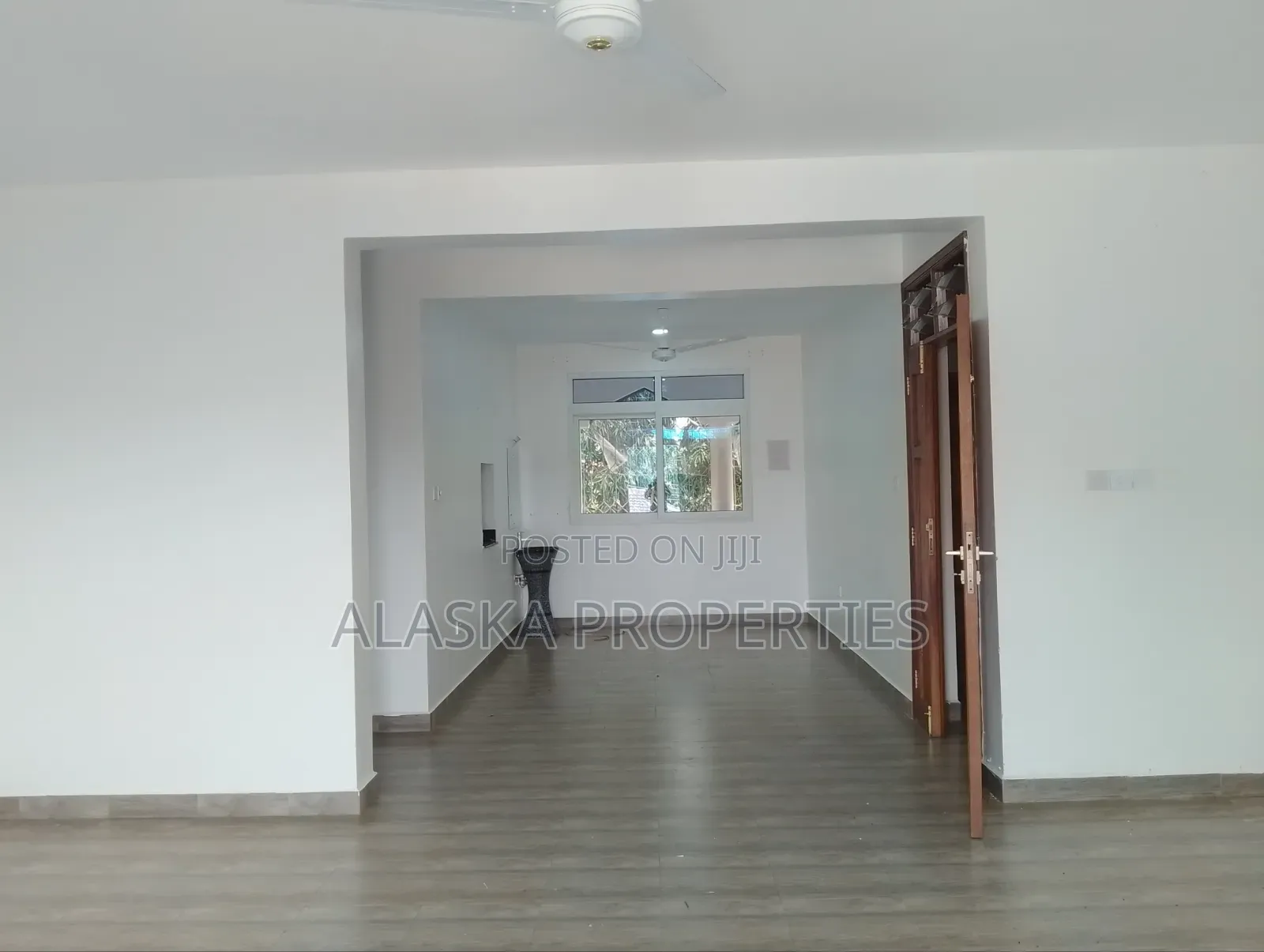 3bdrm Apartment in Beach Road Estate, Nyali Mkomani for rent