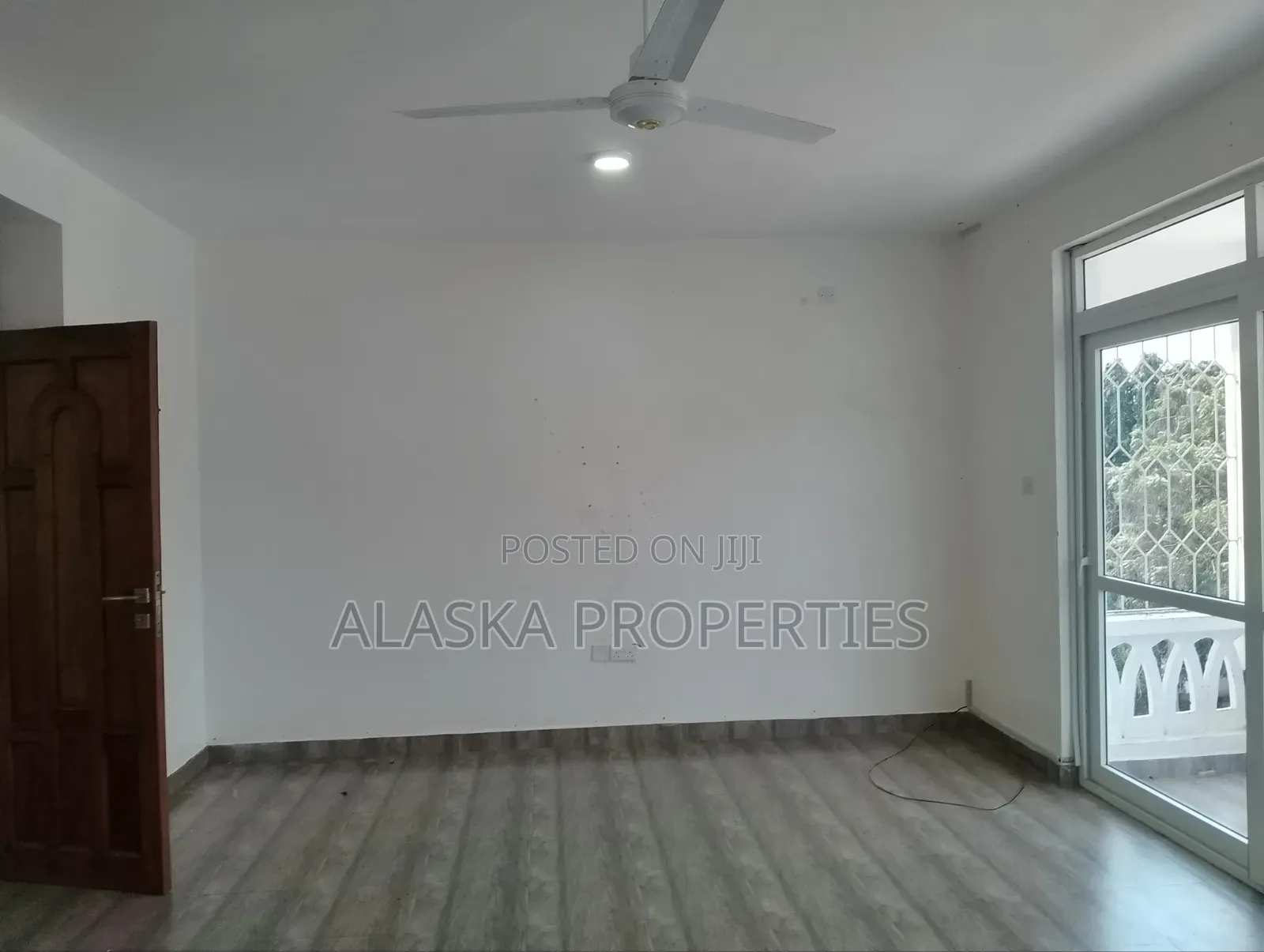 3bdrm Apartment in Beach Road Estate, Nyali Mkomani for rent