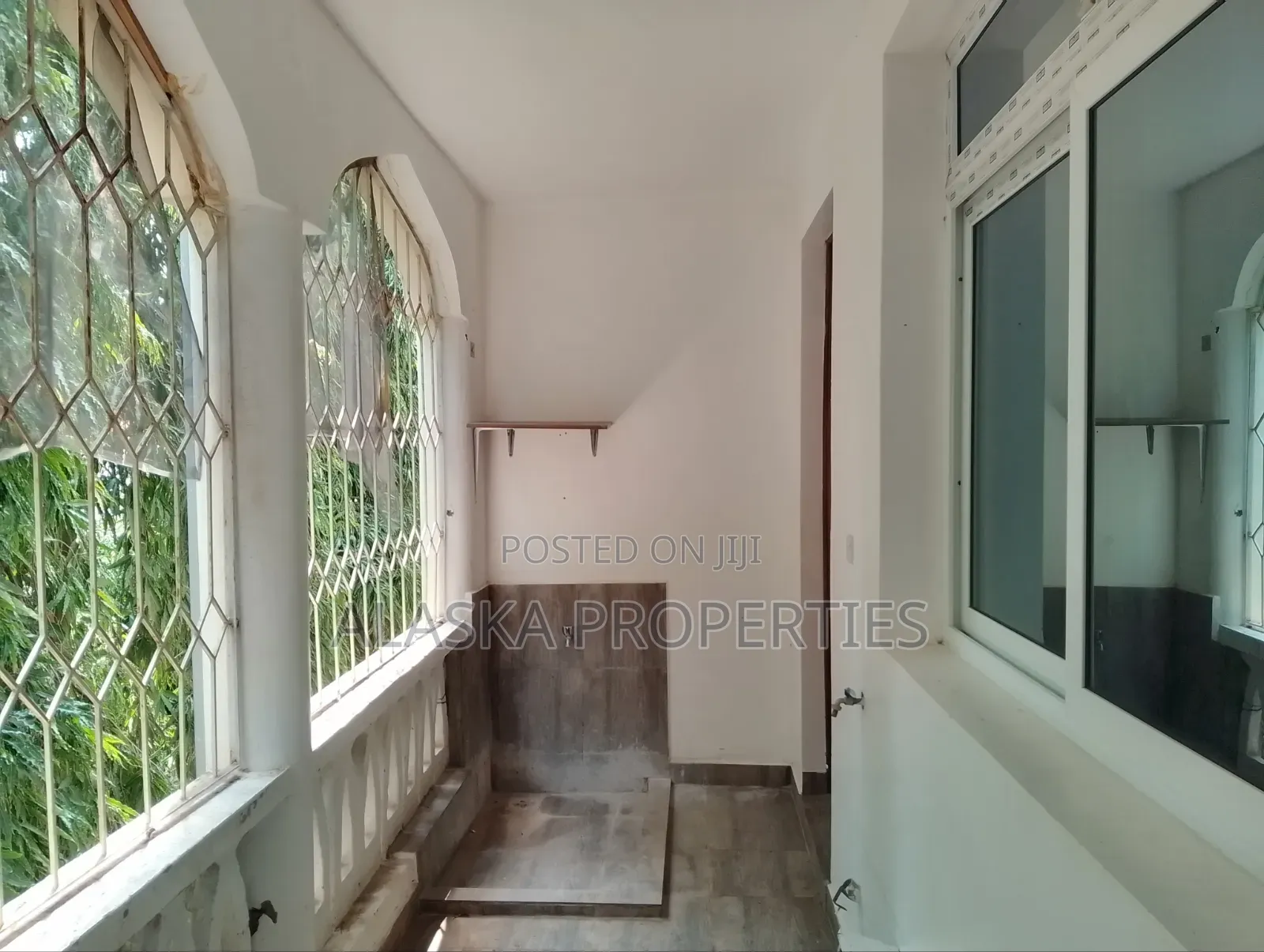 3bdrm Apartment in Beach Road Estate, Nyali Mkomani for rent