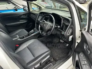 Honda Fit Shuttle 1.5 Hybrid 2WD 2019 White