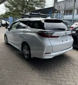 Honda Fit Shuttle 1.5 Hybrid 2WD 2019 White