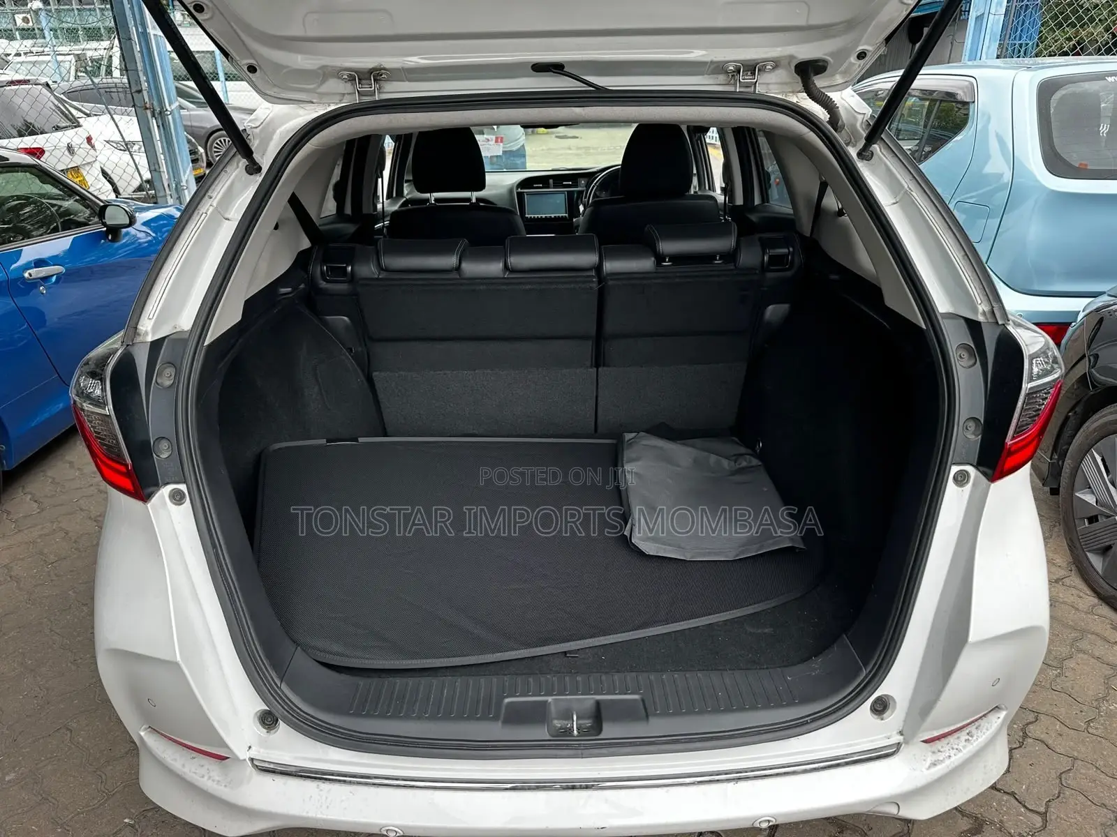 Honda Fit Shuttle 1.5 Hybrid 2WD 2019 White