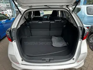 Honda Fit Shuttle 1.5 Hybrid 2WD 2019 White