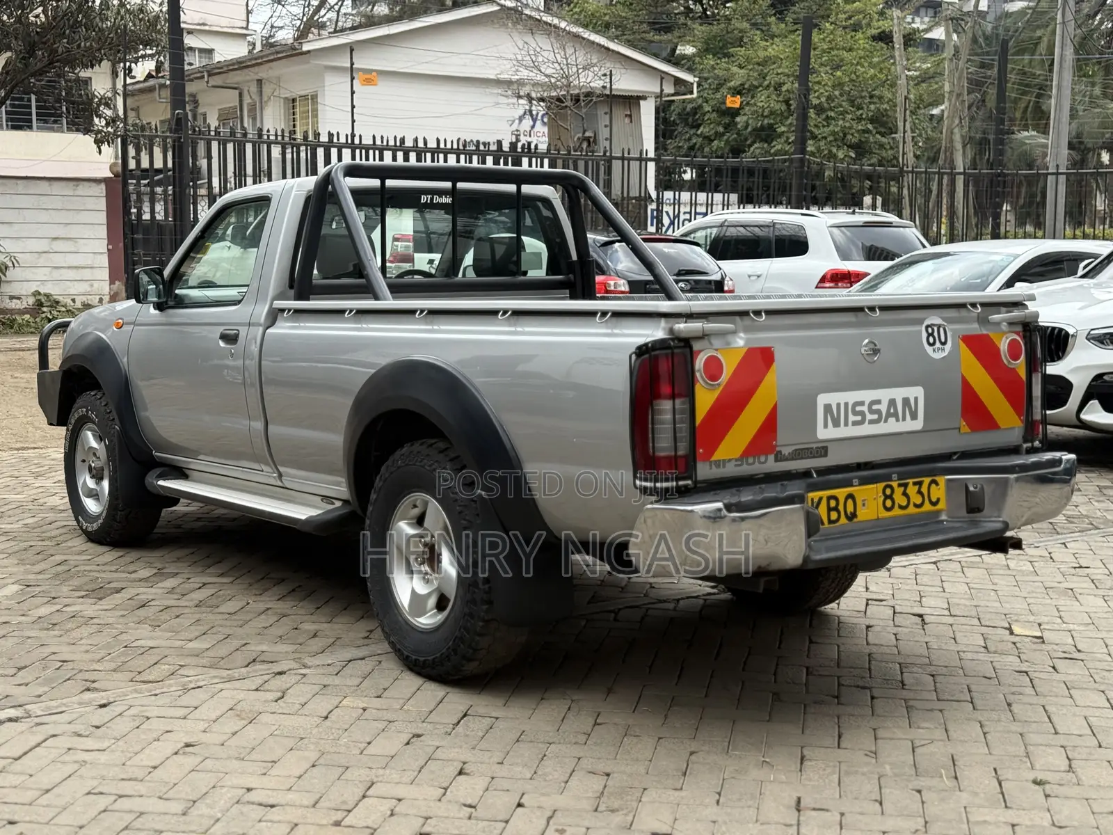Nissan Hardbody 2010 Gray