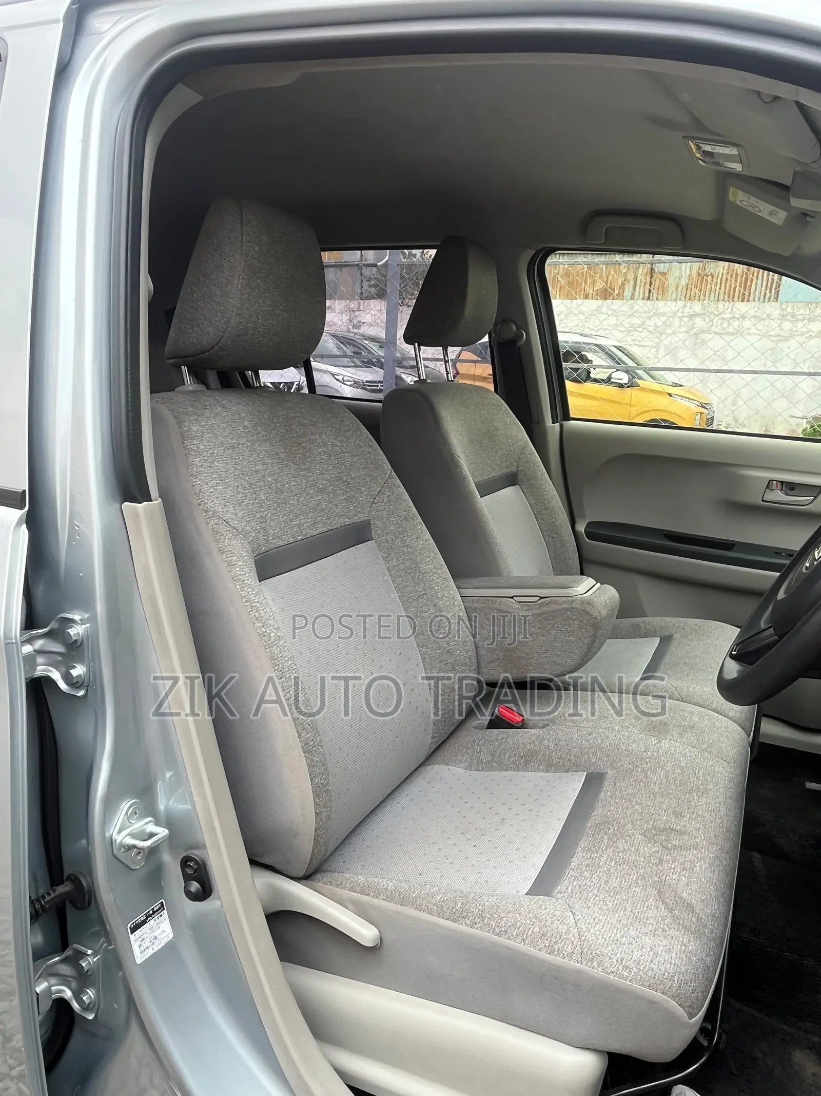 Daihatsu Boon 2018 Silver