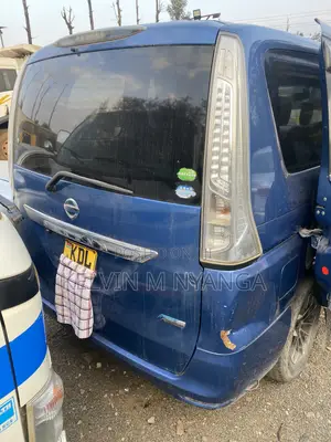 Nissan Serena 2016 Blue