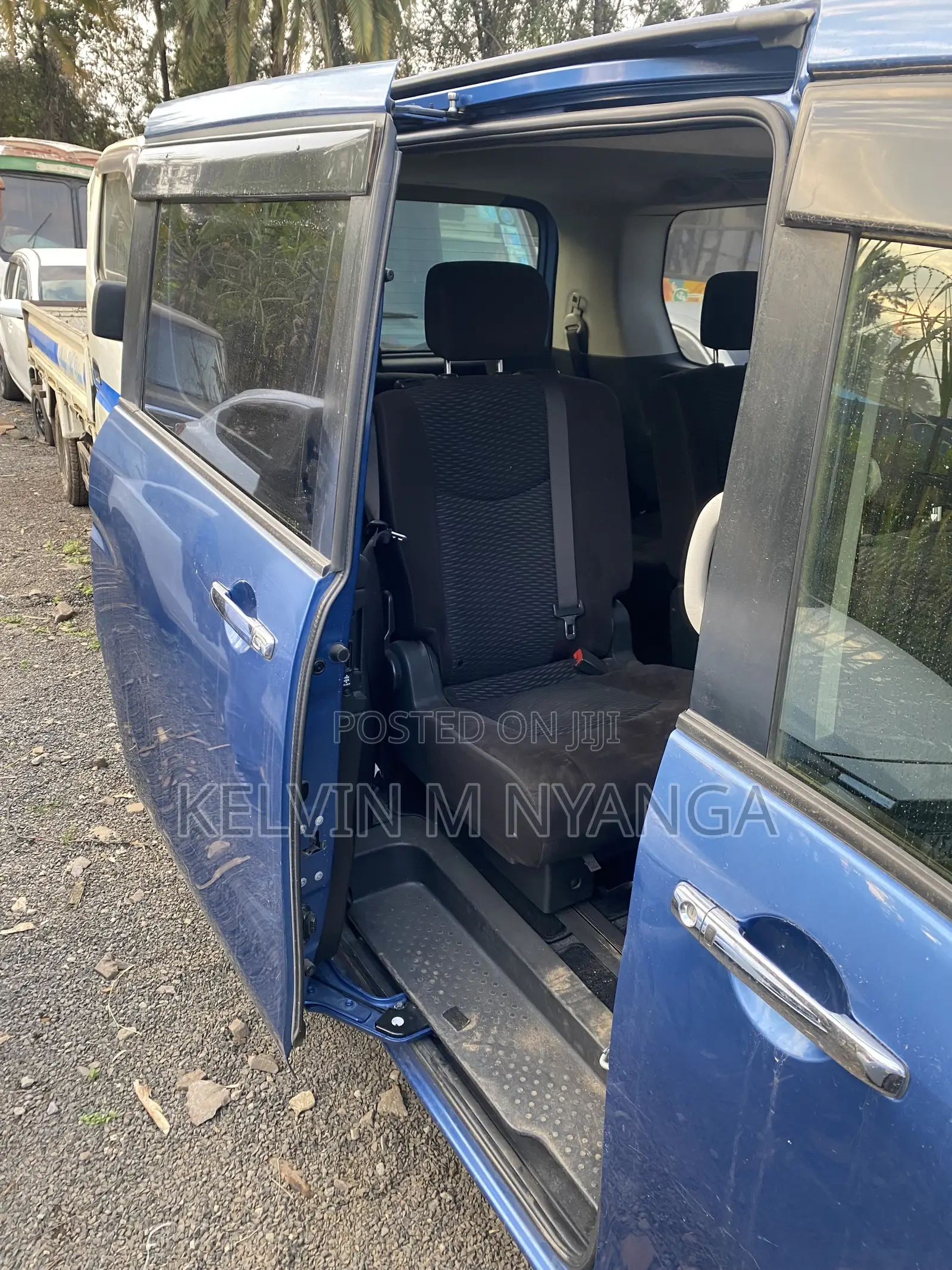 Nissan Serena 2016 Blue