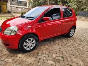 Toyota Vitz 1.0 FWD 5dr 2004 Red