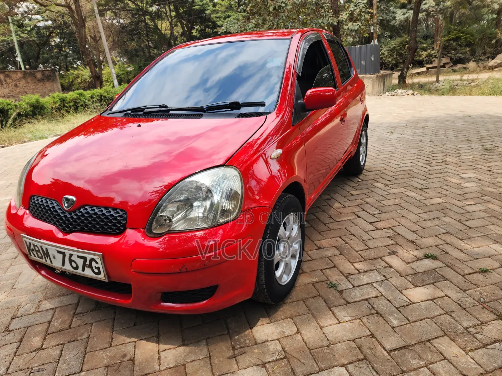 Toyota Vitz 1.0 FWD 5dr 2004 Red